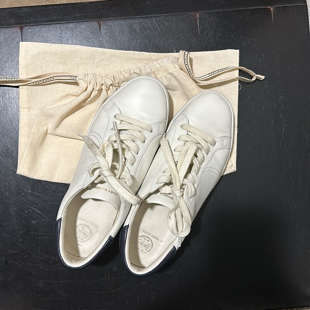 Tory Burch Leigh Snickers - size 8 - Ivory